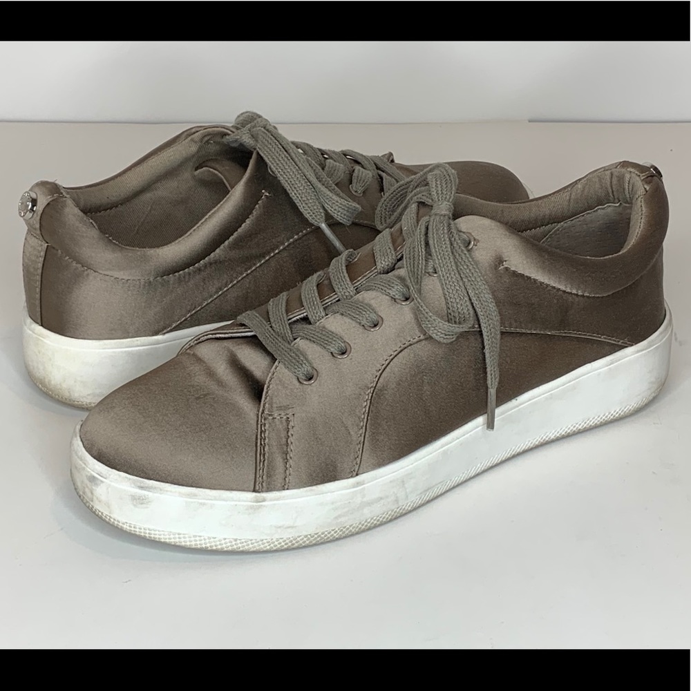 Steve Madden Womens Sz 9.5 Gold Bardia Satin Lace Up Platform Sneakers Shoes